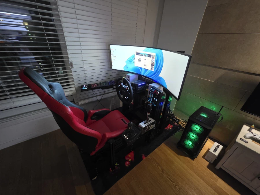 방구석 레이서_1.webp