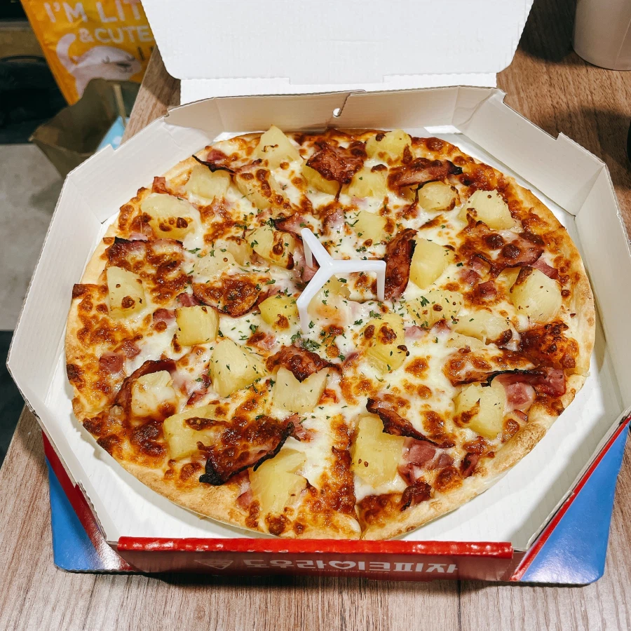 돼억시니) 점심에 먹은 하와이안 피자_1.webp