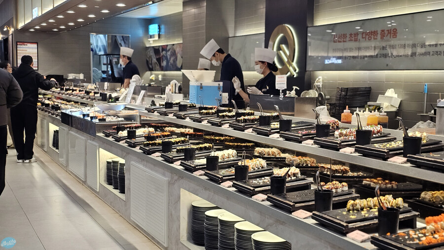 집밥 먹는게 귀찮아서 동네 초밥 뷔페 갔다왔네요.._22.jpg