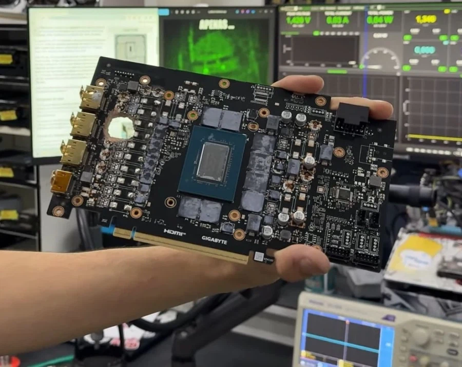 구멍뚫린 RTX5070Ti 가 벤치마크 신기록 세움_1.webp