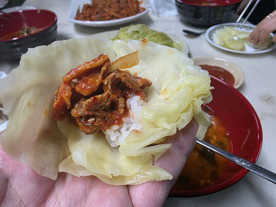 직장에서 3천원씩 걷어서 해먹는 점심 양배추제육쌈밥_9.webp