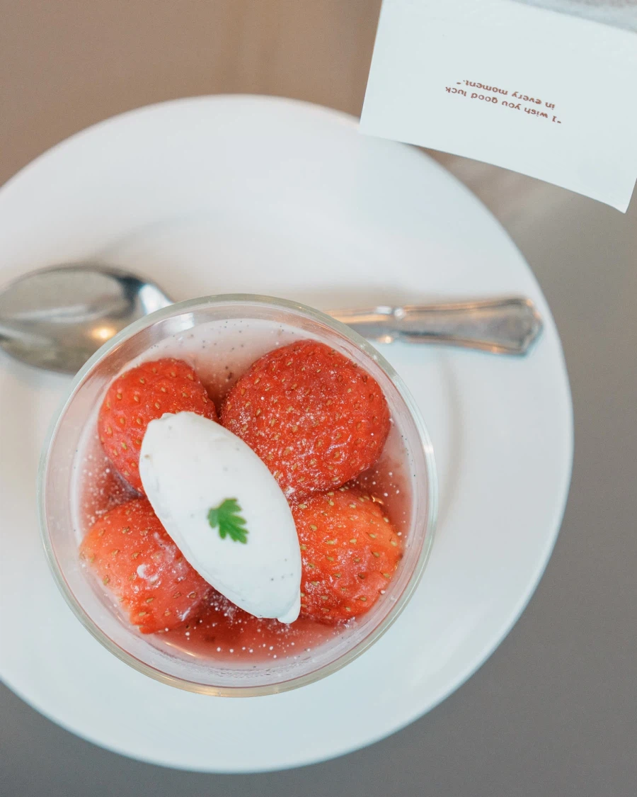 SEL2470GM2 | 달콤한 순간을 기록하는 가장 가벼운 방법_2.webp