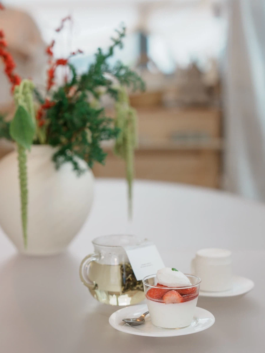 SEL2470GM2 | 달콤한 순간을 기록하는 가장 가벼운 방법_4.webp