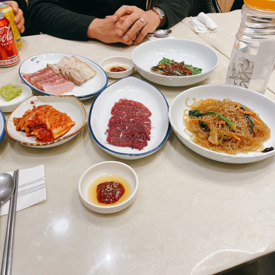 돼억시니) 출장왔다 얻어먹은 한정식_2.webp