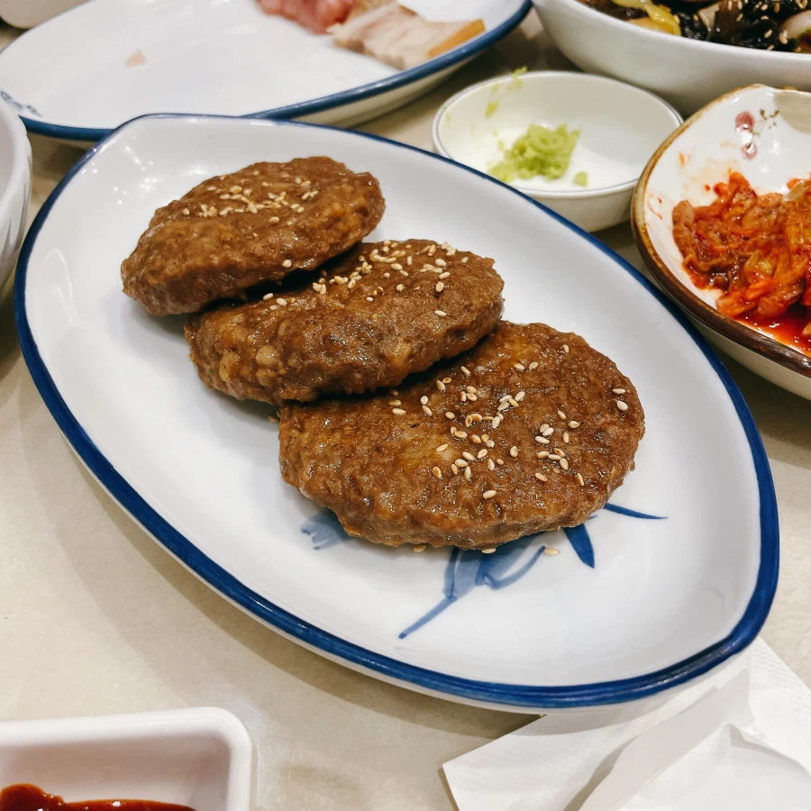 돼억시니) 출장왔다 얻어먹은 한정식_6.webp