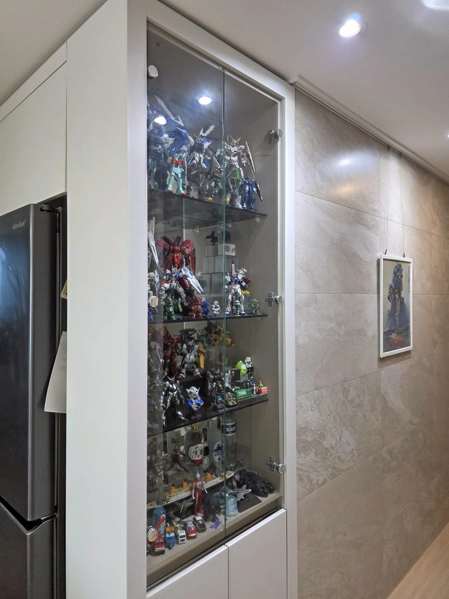 슬금슬금 거실까지 테라포밍... 5년의 시간이 흐른뒤...._4.webp