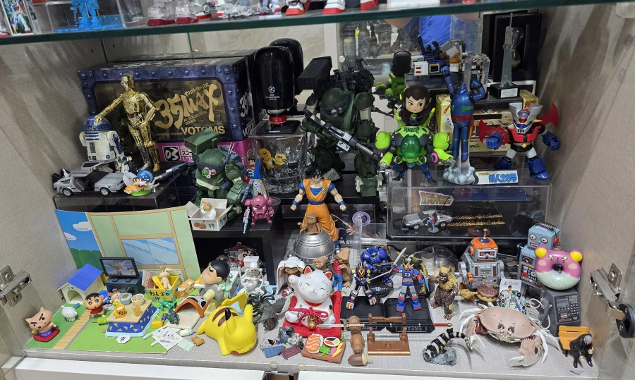 슬금슬금 거실까지 테라포밍... 5년의 시간이 흐른뒤...._14.webp