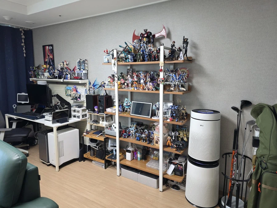 슬금슬금 거실까지 테라포밍... 5년의 시간이 흐른뒤...._23.webp