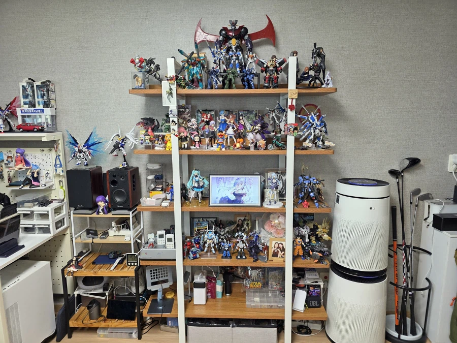 슬금슬금 거실까지 테라포밍... 5년의 시간이 흐른뒤...._24.webp