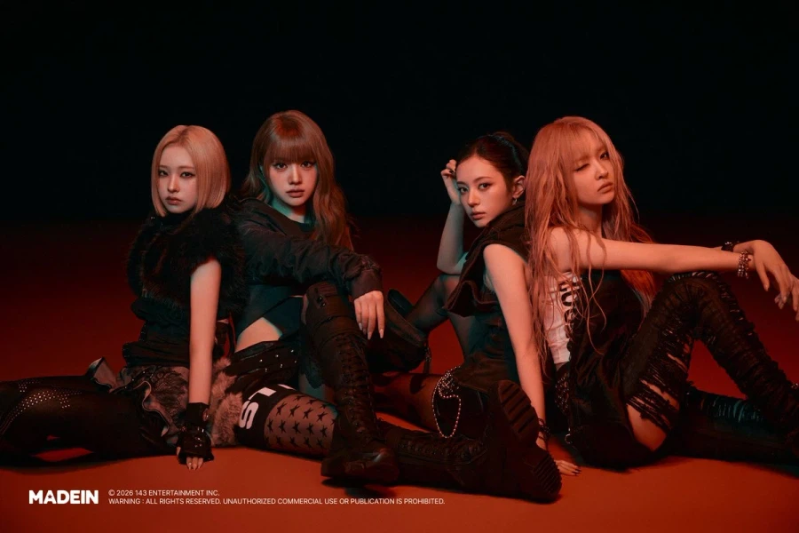 [메이딘] MADEIN - 안 봐도 비디오 (Super Obvious) MV 티저_1.webp