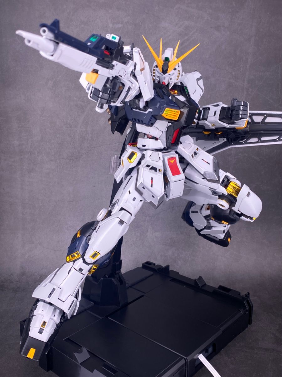 PG 언리쉬드 뉴 건담 포징 + 메탈 스트럭처 나열 사진_9.jpg