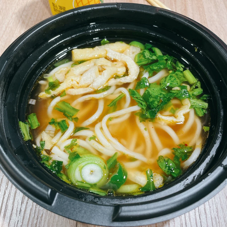 돼억시니) 점심은 편의점 우동_1.webp