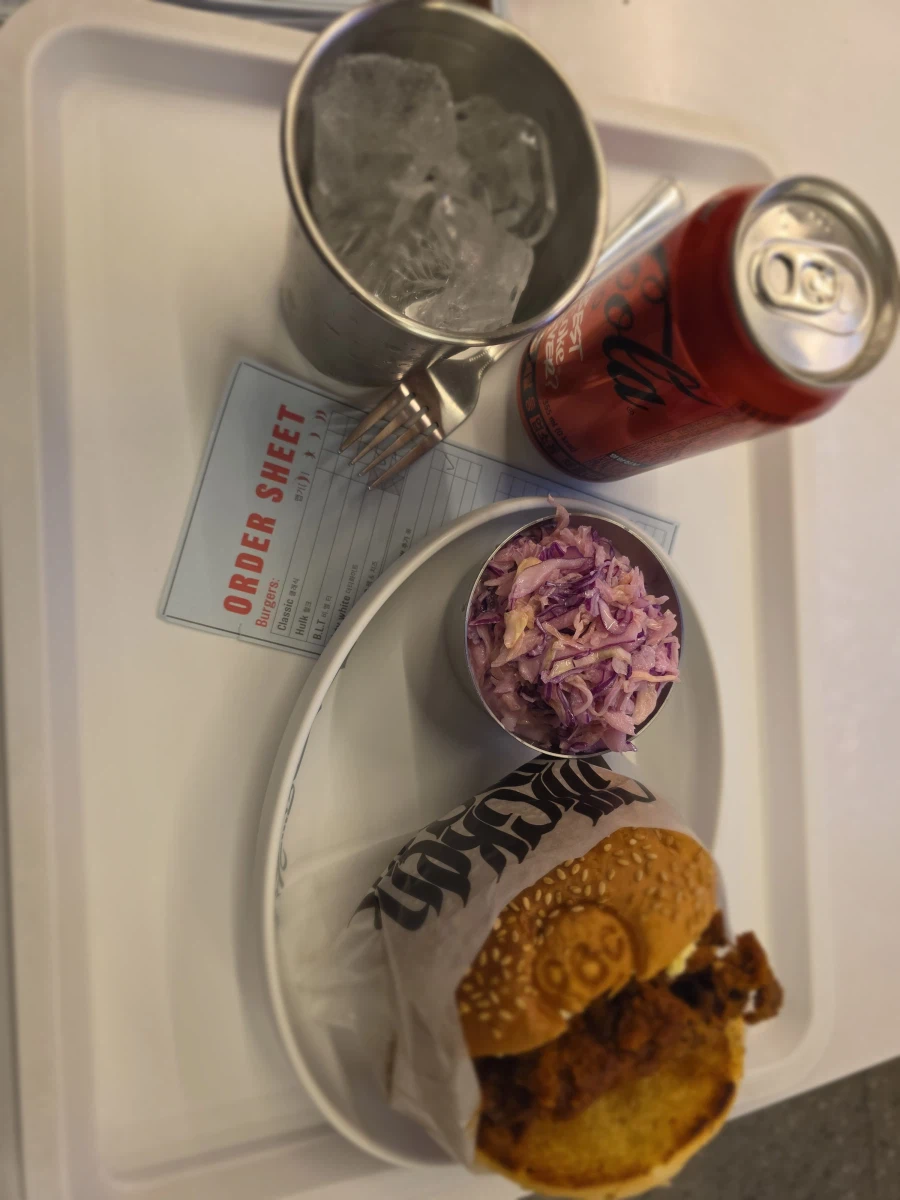 [돼억시니]치킨 샌드위치 쿰척_1.webp