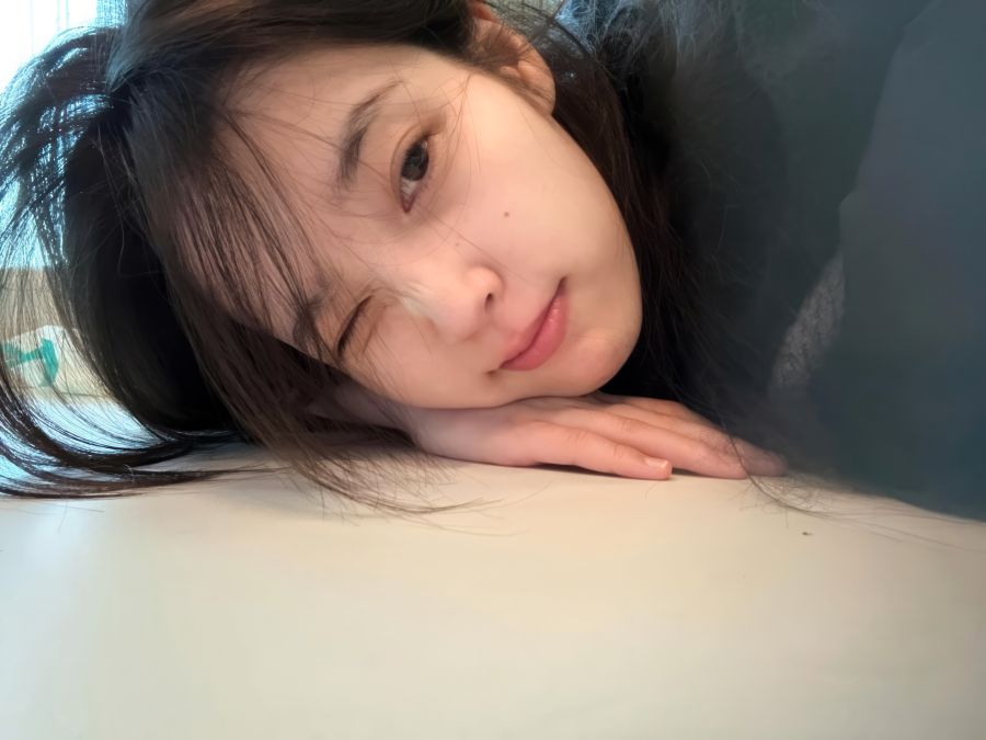 2026.02.07 아이유 인스타그램 사진 보정_3.jpg