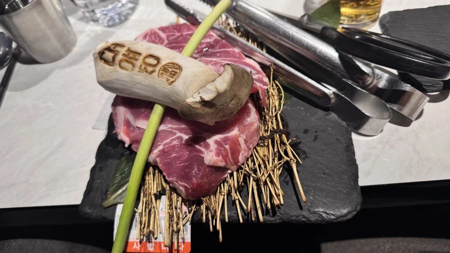 [돼노비]소소한 고기와 술_1.webp