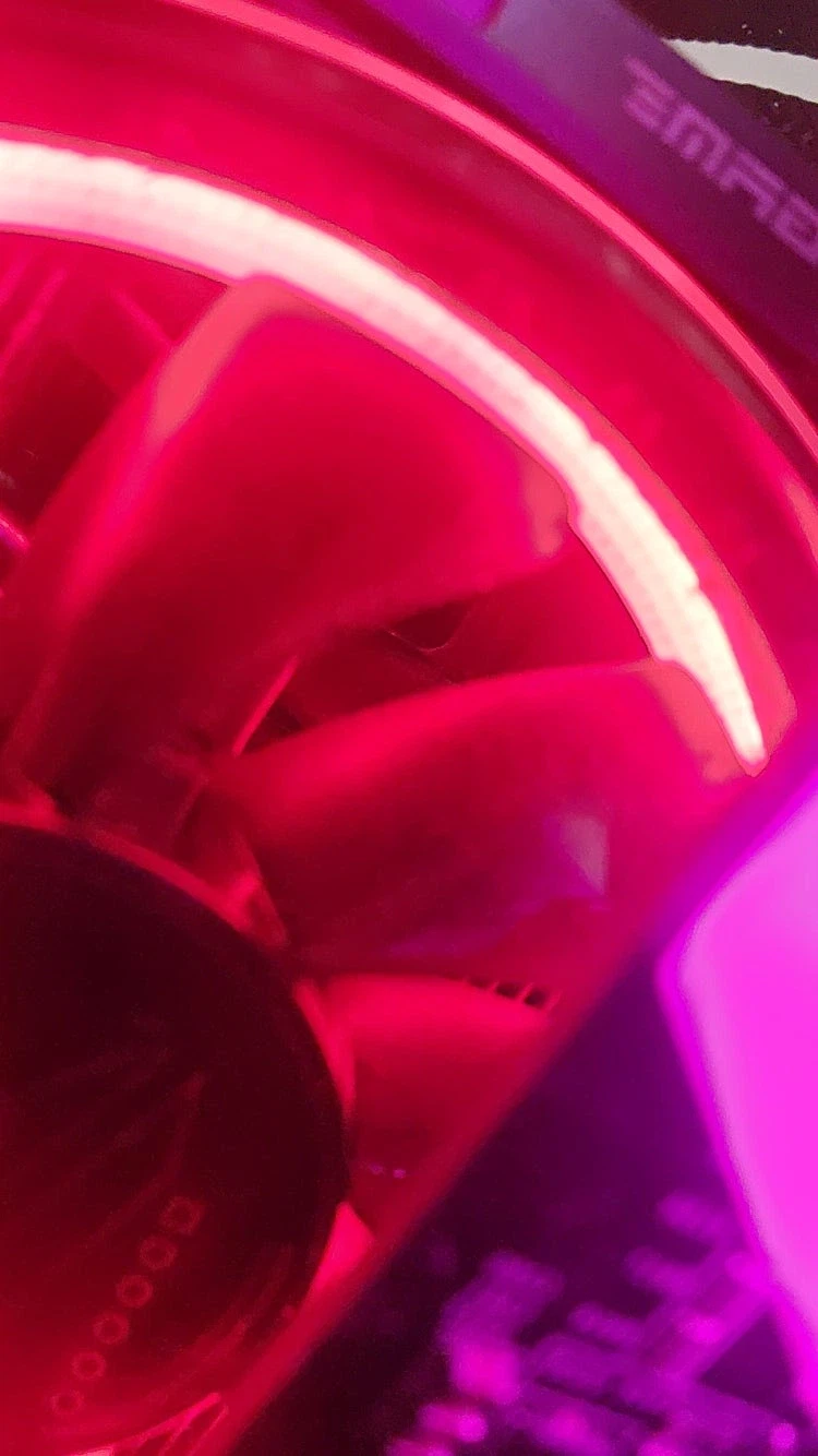 다음 사진처럼 글카드 팬 안돌아가면 겜도중 튕김 발생할수도 있나요?_1.webp