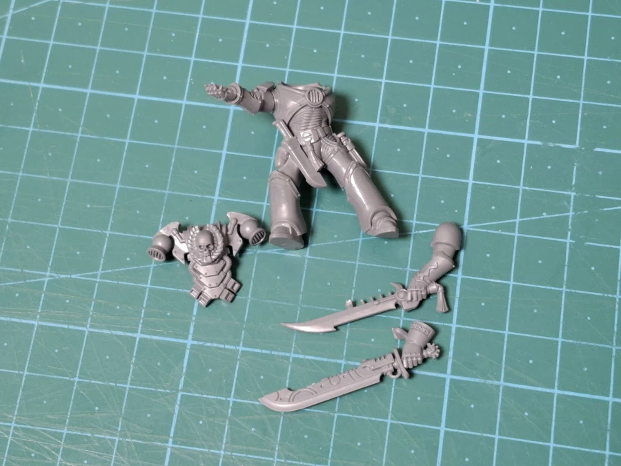 [워해머40K] 아무튼 우리 편인 검사 마린 제작기_2.webp