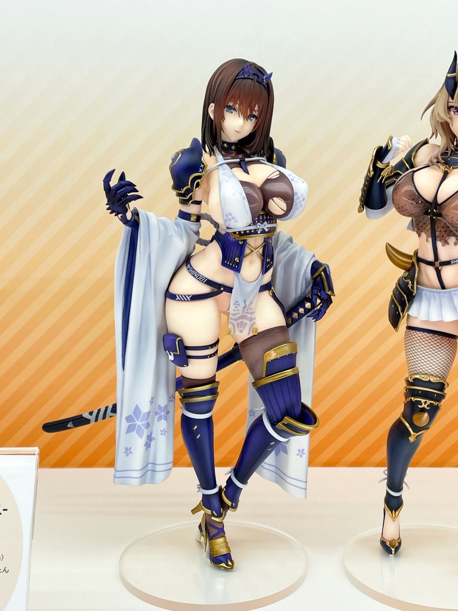 [큐즈 Q] 장송의 프리렌 계열 외 원페스 2026 겨울 신제품 전시 사진_4.jpg