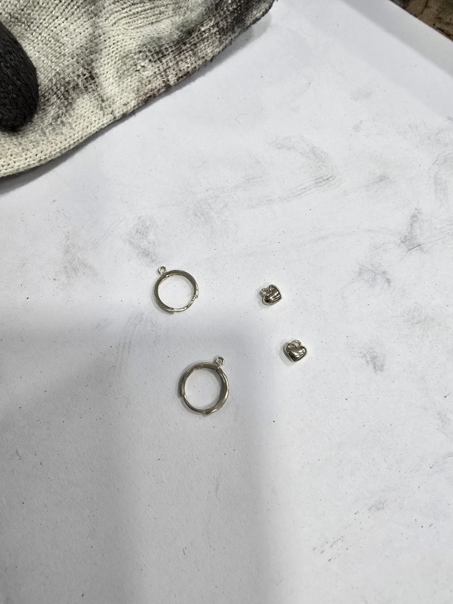 (자작?지름?) 좀 늦긴 했는데 작년 여름 귀걸이 사진입니다~_2.webp