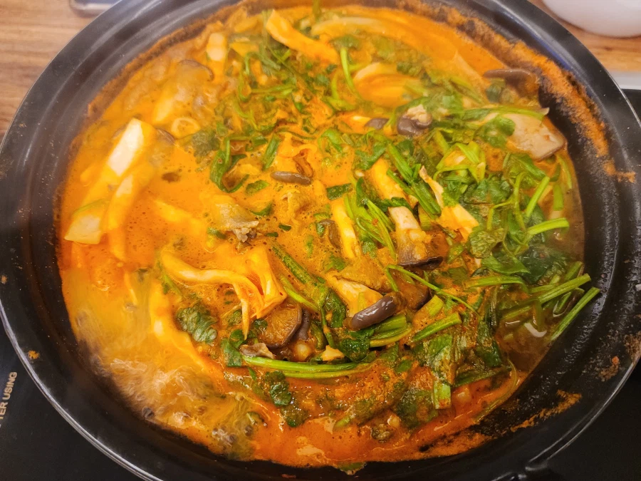 얼큰 버섯 칼국수_3.webp