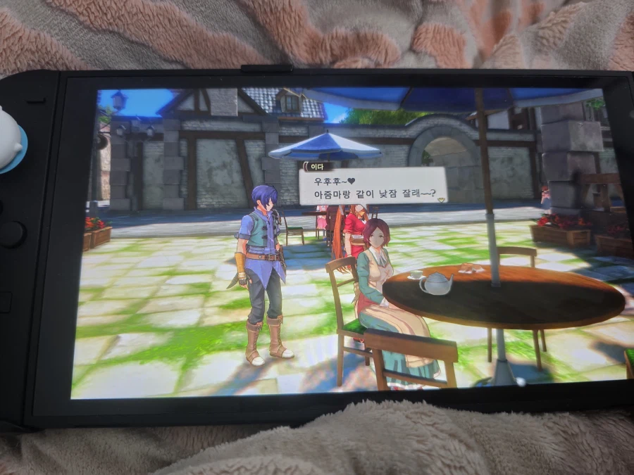 미성년자를 꼬시는 유부녀 甲.jpg_2.webp