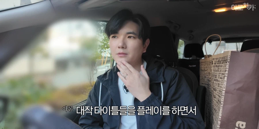 유튜브) 둘째 딸 한살 생일 선물에 아빠의 센스있는 선물로 후끈해진 집안분위기_32.webp