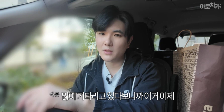 유튜브) 둘째 딸 한살 생일 선물에 아빠의 센스있는 선물로 후끈해진 집안분위기_38.webp