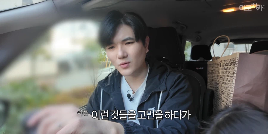 유튜브) 둘째 딸 한살 생일 선물에 아빠의 센스있는 선물로 후끈해진 집안분위기_44.webp