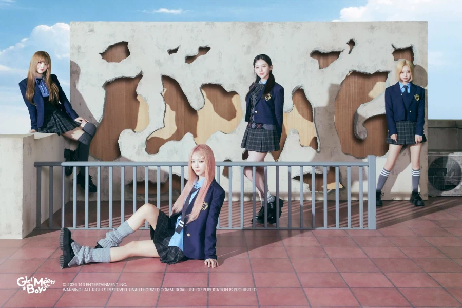 [메이딘] MADEIN - '안 봐도 비디오' Super Obvious MV_5.webp