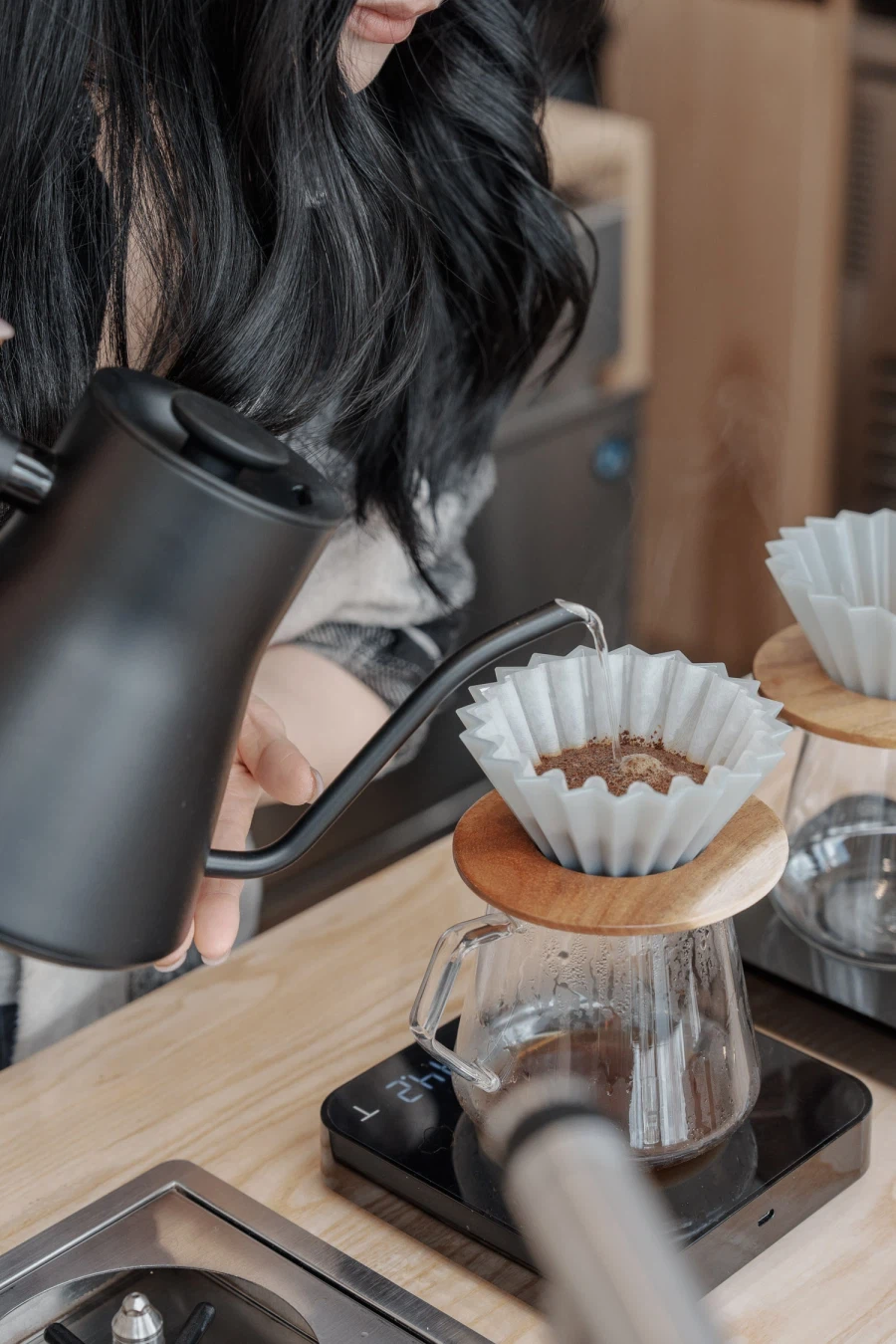 SEL2470GM2 | 향기가 머무는 시간, 그 투명한 기억_1.webp