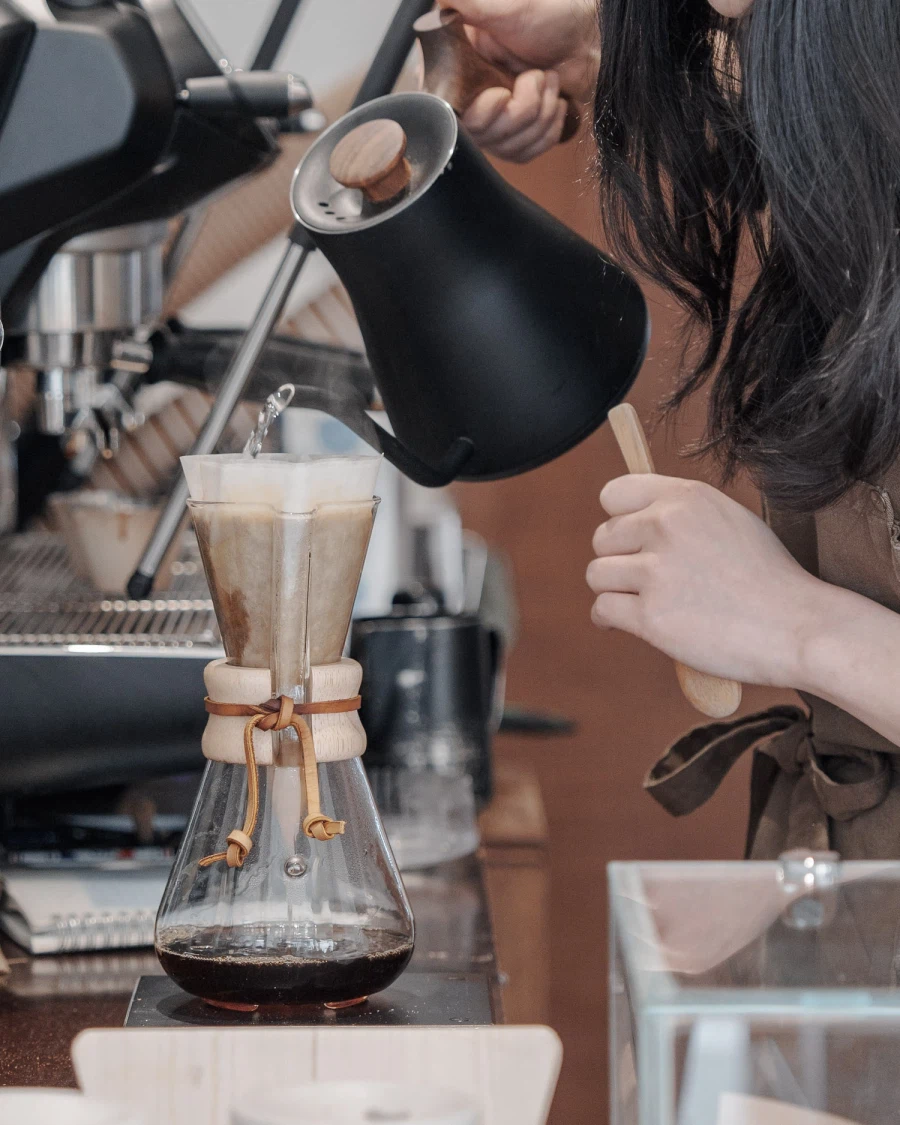 SEL2470GM2 | 향기가 머무는 시간, 그 투명한 기억_5.webp