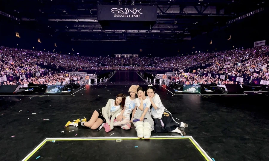 [카리나] 프라다 FW26 패션쇼 브이로그 : 😜성격 좋은 아가씨는 맞아요💙_1.webp