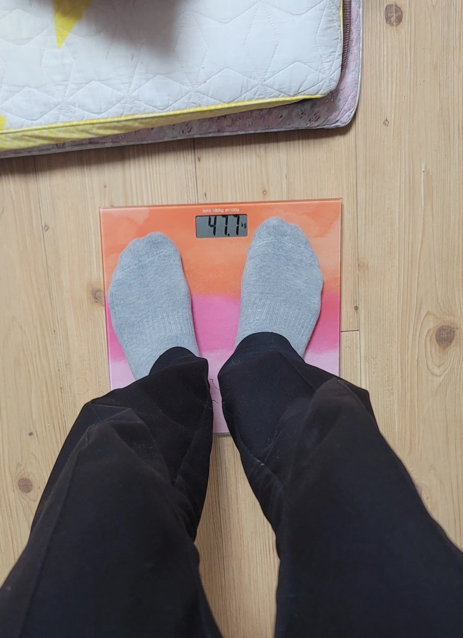 몸무게를 재봤는데... 저는 언데드였나봅니다_1.webp