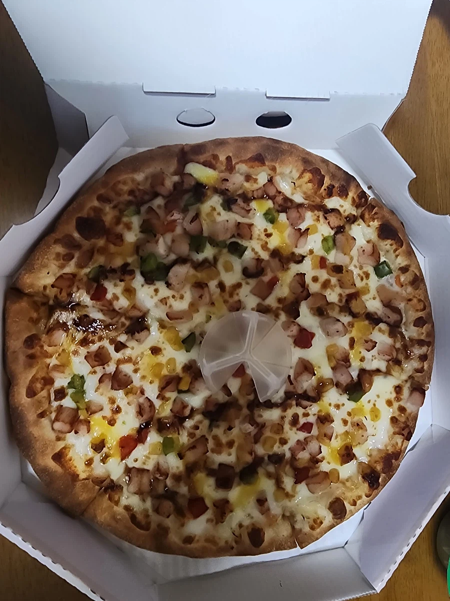 돼억시니)쌀국수랑 피자 먹었어요_2.webp