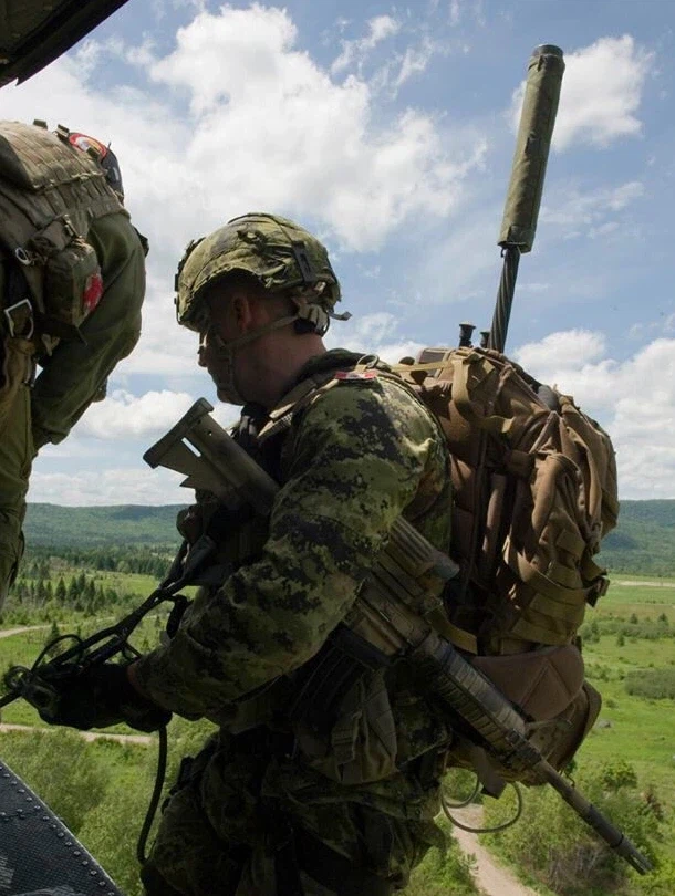 군대에서 게임하고 현실하고 다른거 배울때_2.webp