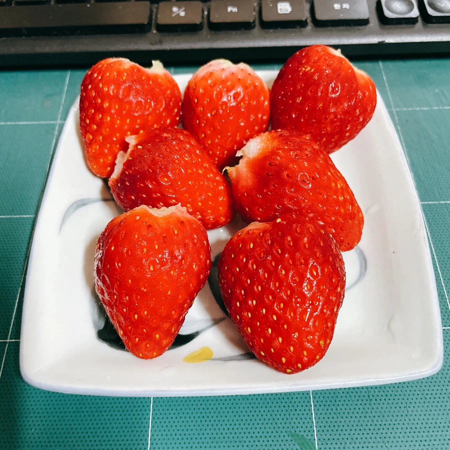 돼억시니) 설 맞이 전과 딸기_6.webp