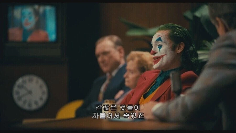 영화 조커에 나오는 죽음의 무게.jpg_2.webp