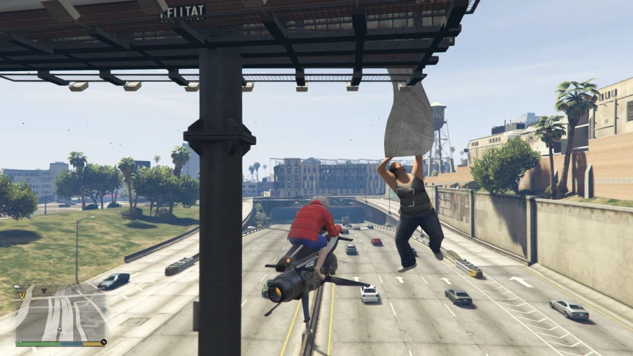 Gta 5 농사꾼 따님 시체를 지켜보는 북극곰년_1.webp