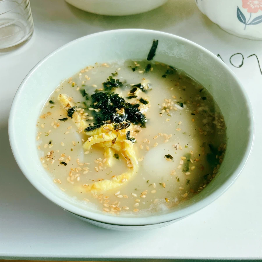 돼억시니)설날 음식들과 롯데월드 빛축제_1.webp