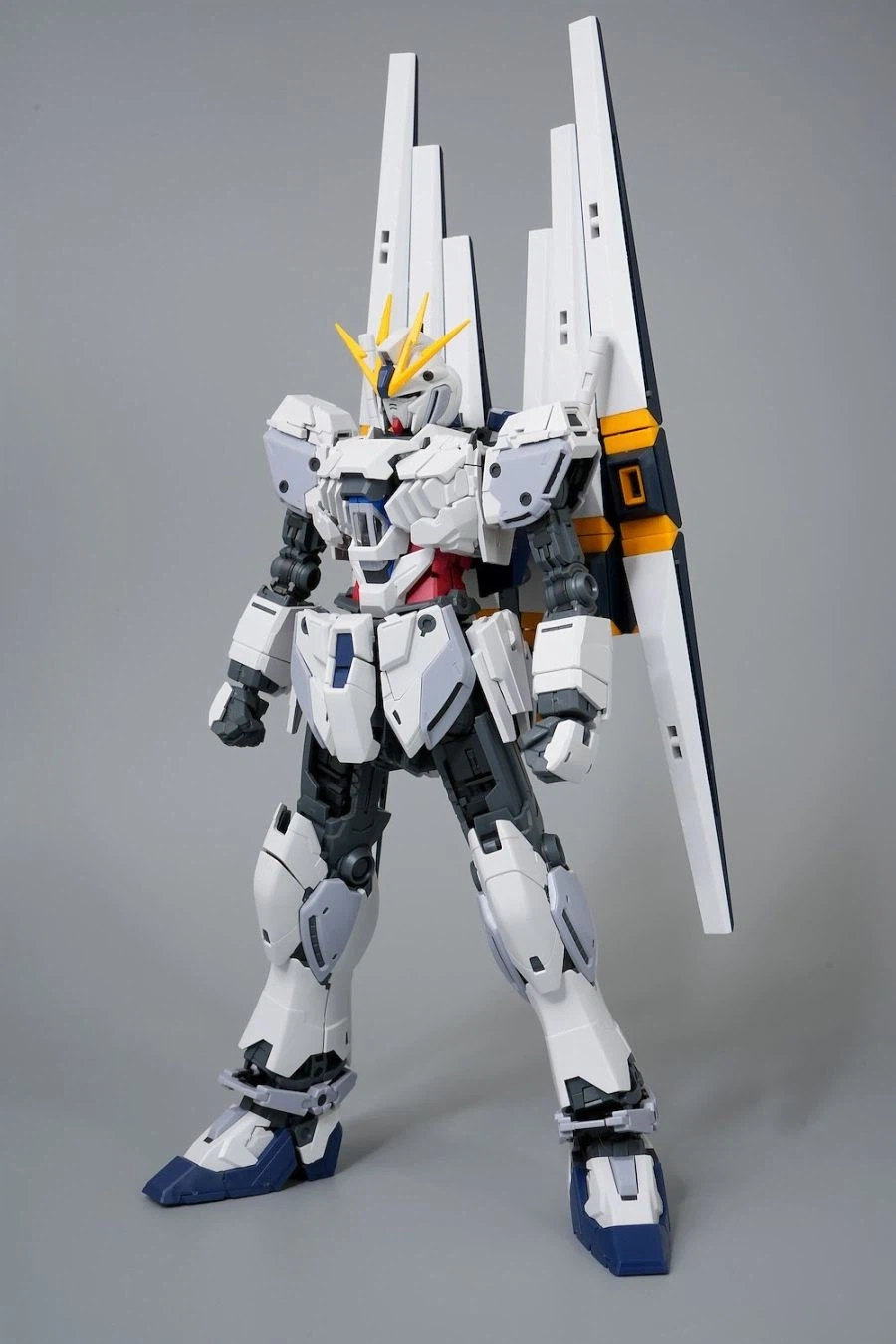 건담) "가짜 건담으로 뭘 하겠단 거냐!"_1.webp