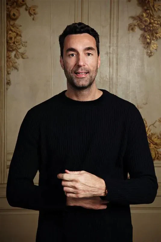 언에듀케이티드좌 넥스 회장됨_1.webp