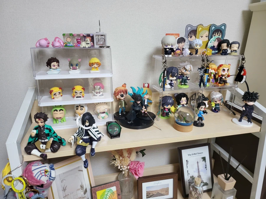 중딩 주제에 방구석에 씹덕 제단을 만들어놓다니_1.webp