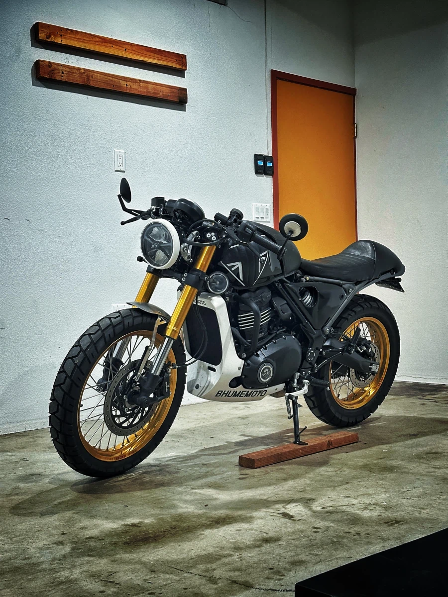 커스텀 트라이엄프 스피드 400 펜더 교체_3.webp