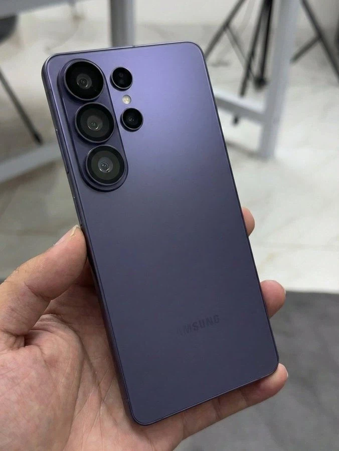 갤럭시S26울트라, 실기 모델 추가 유출 (퍼플, 블랙, 블루)_1.webp