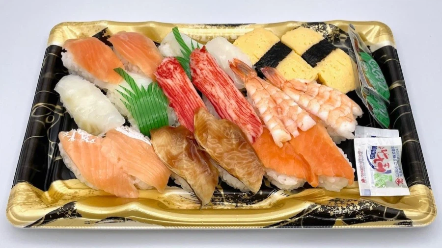 미니스톱(일본)의 18개입 645엔 초밥 수준_1.webp