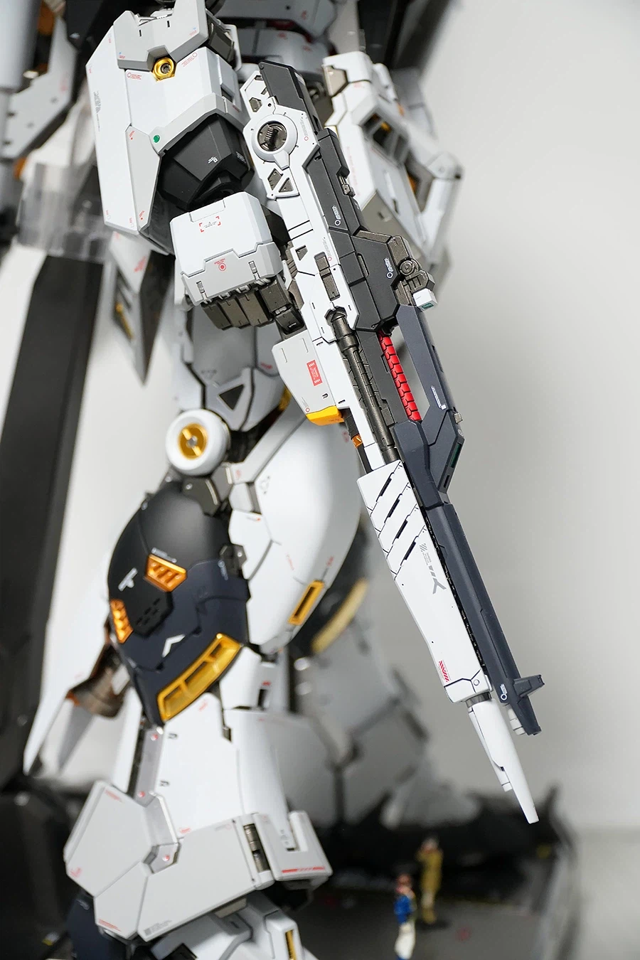 PGU RX-93 뉴건담 도색완성_22.webp