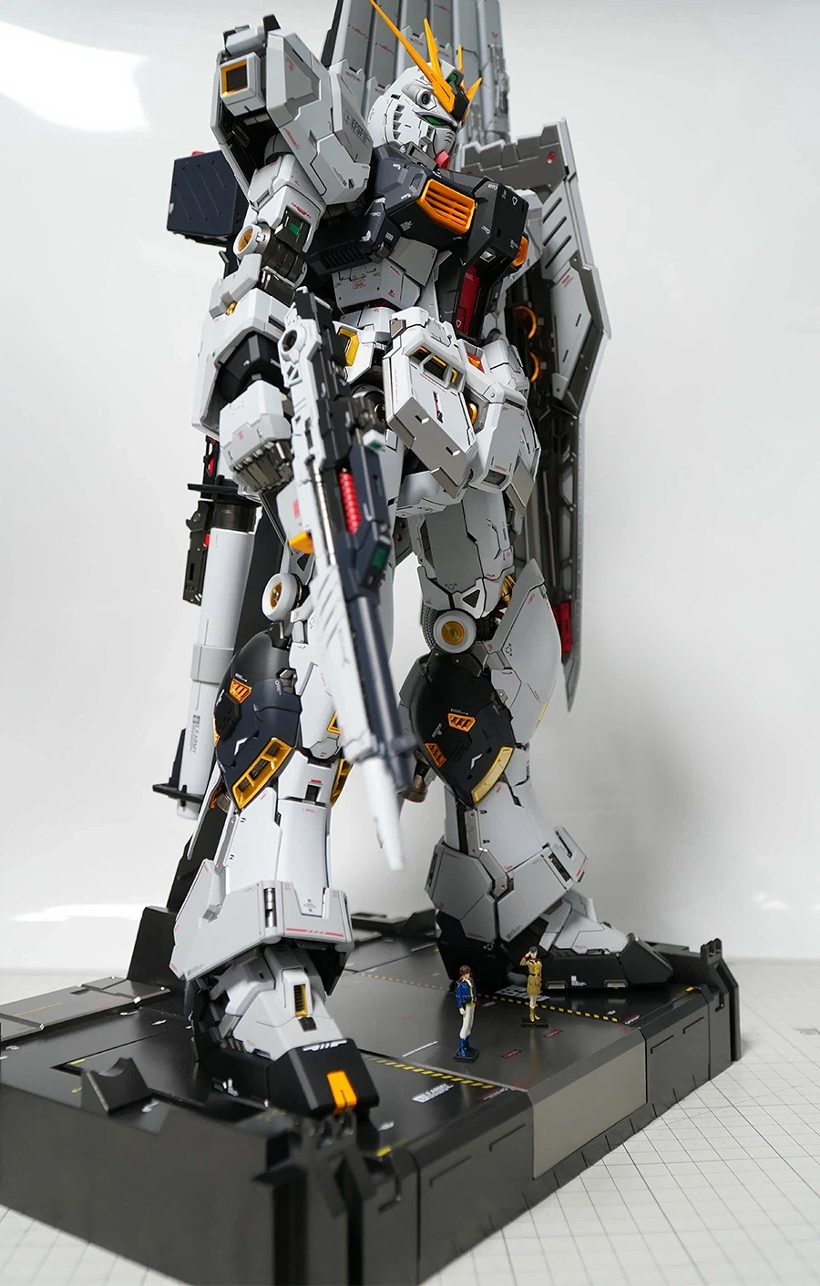 PGU RX-93 뉴건담 도색완성_45.webp