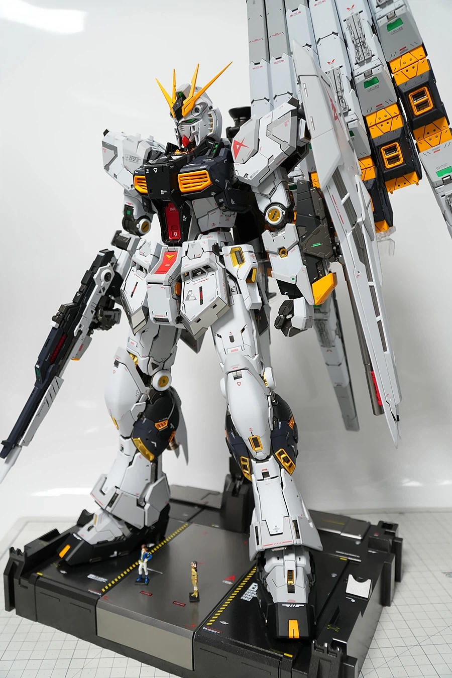 PGU RX-93 뉴건담 도색완성_46.webp