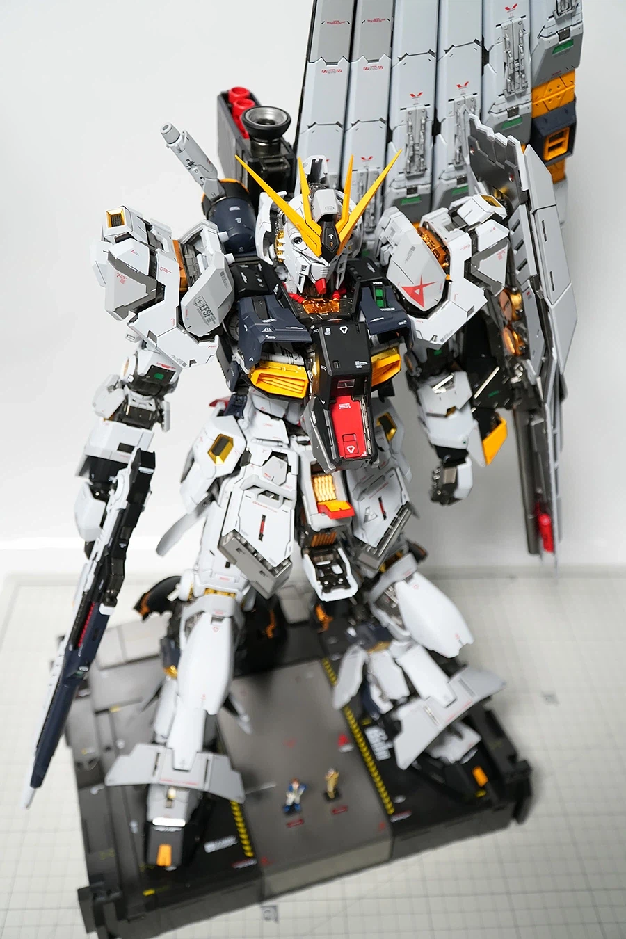 PGU RX-93 뉴건담 도색완성_51.webp