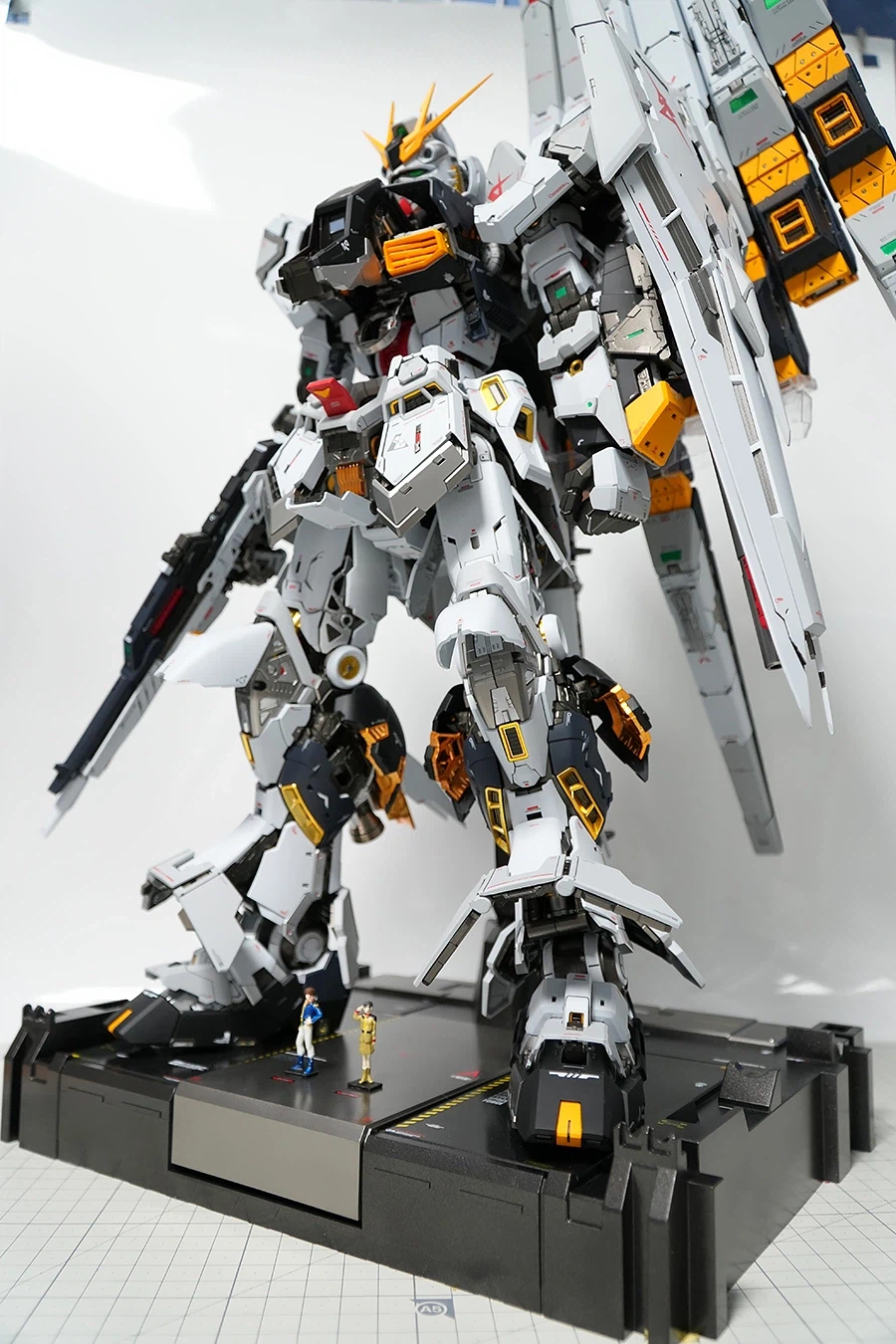 PGU RX-93 뉴건담 도색완성_63.webp